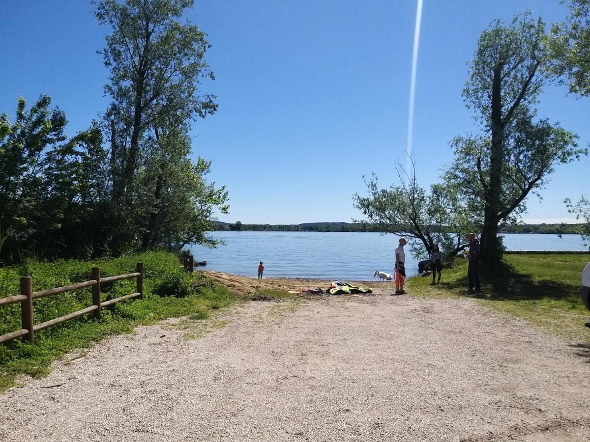 Ritratto Sul Lago Dormelletto Buitenkant foto